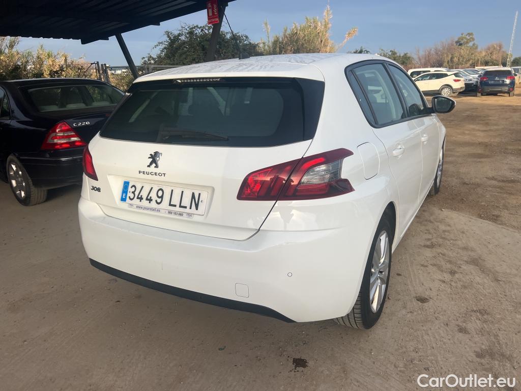  Peugeot  308 PEUGEOT  / 2017 / 5P / berlina con portón 5P Active Pack BlueHDi 100 S&S #31