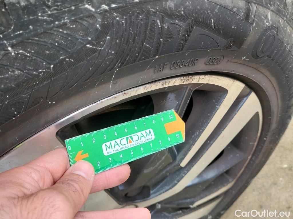  Peugeot  5008 PEUGEOT  / 2017 / 5P / todoterreno Allure BlueHDi 96kW (130CV) S&S EAT8 (CX) #8