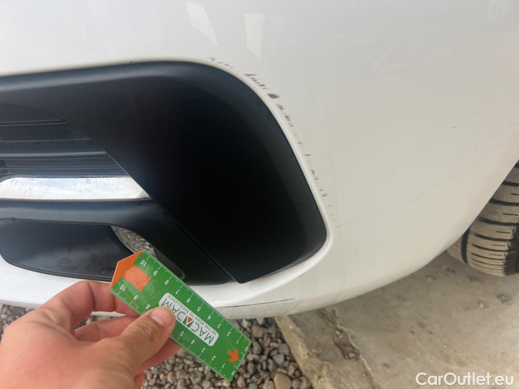  Peugeot  308 PEUGEOT  / 2017 / 5P / berlina con portón 5P Active Pack BlueHDi 100 S&S #27