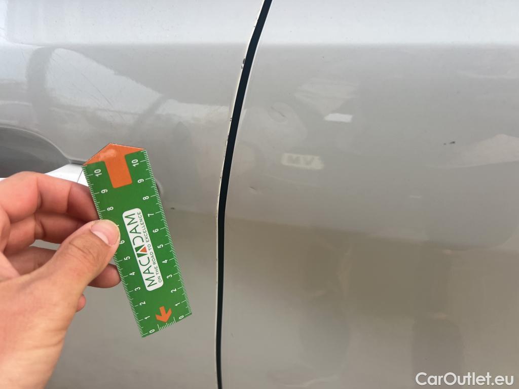  Peugeot  308 PEUGEOT  / 2017 / 5P / berlina con portón 5P Active Pack BlueHDi 100 S&S #13