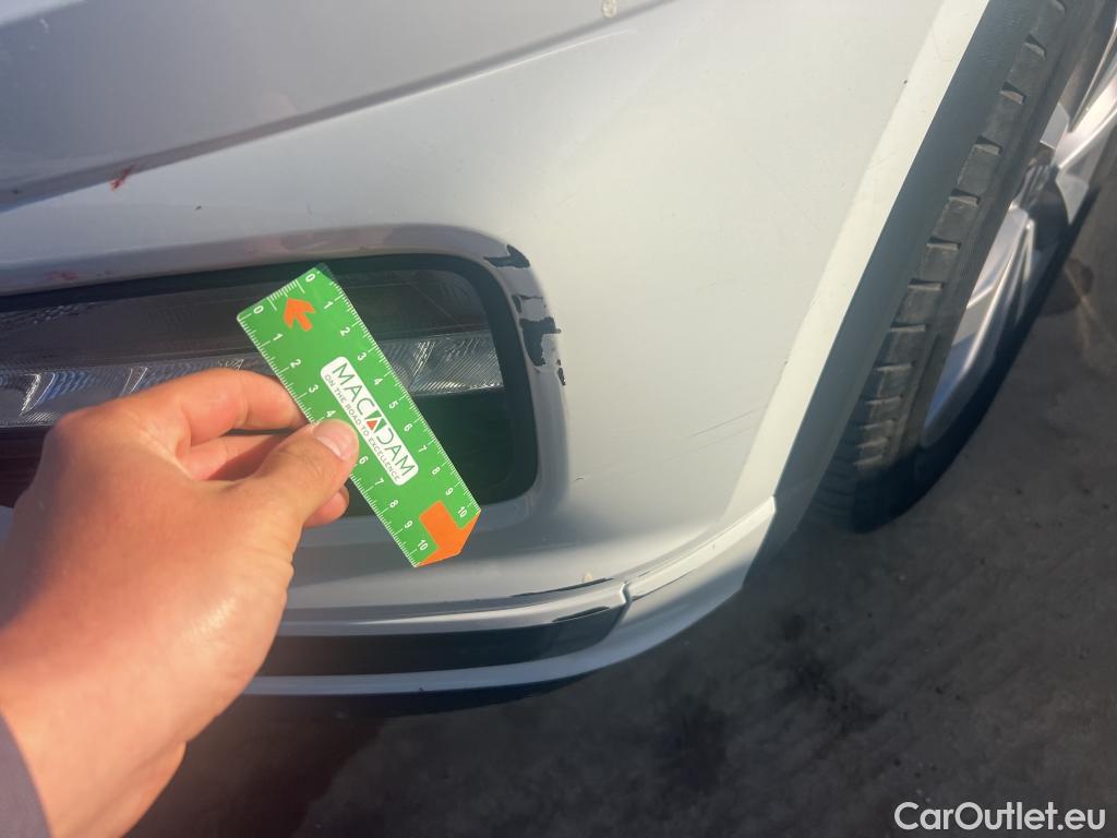  Volkswagen  T-ROC VOLKSWAGEN  / 2017 / 5P / todoterreno Advance R-Line 1.0 TSI 81kW (110CV) #38