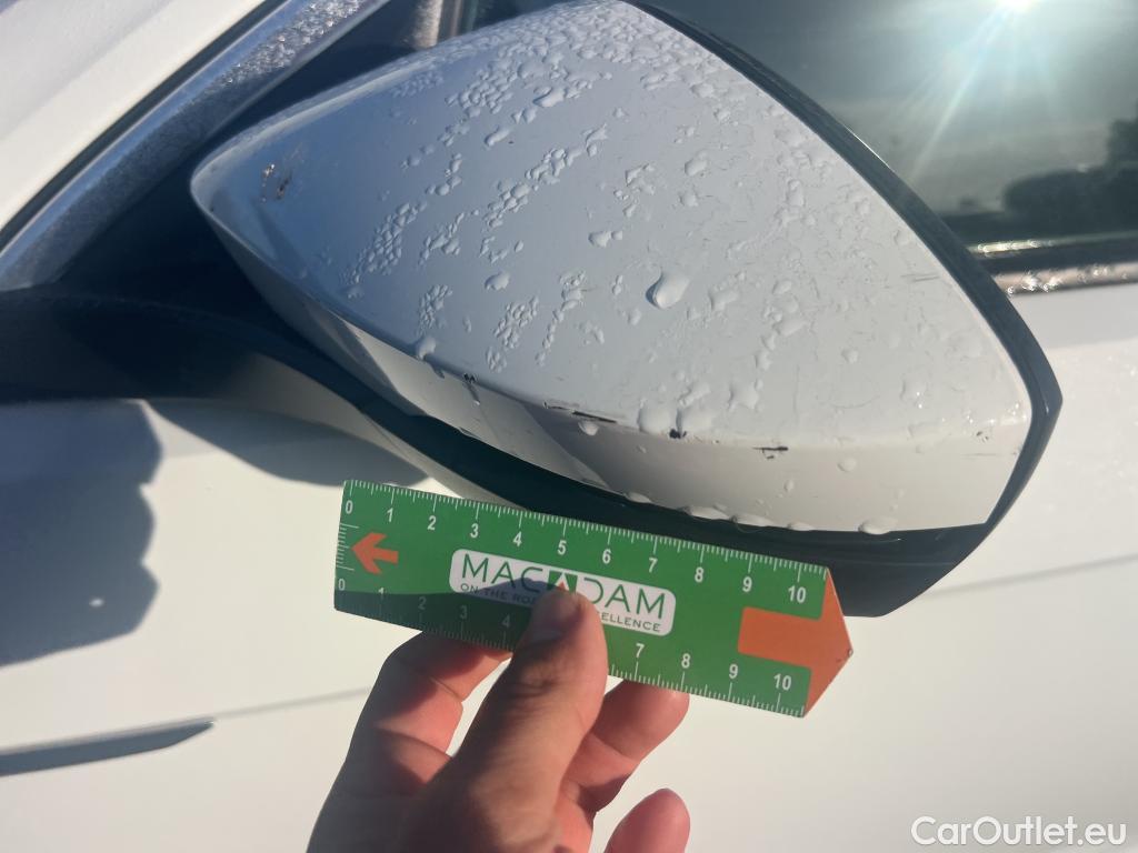  Volkswagen  T-ROC VOLKSWAGEN  / 2017 / 5P / todoterreno Advance R-Line 1.0 TSI 81kW (110CV) #53