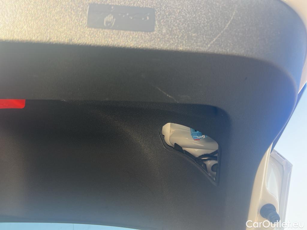  Volkswagen  T-ROC VOLKSWAGEN  / 2017 / 5P / todoterreno Advance R-Line 1.0 TSI 81kW (110CV) #32