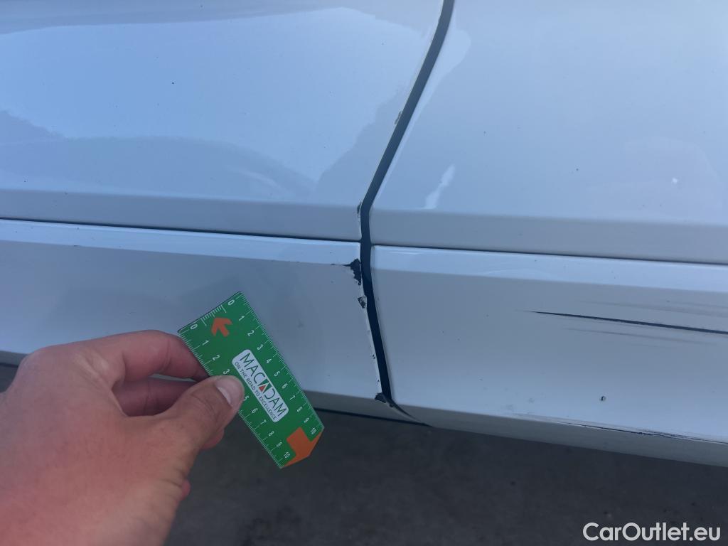  Volkswagen  T-ROC VOLKSWAGEN  / 2017 / 5P / todoterreno Advance R-Line 1.0 TSI 81kW (110CV) #12