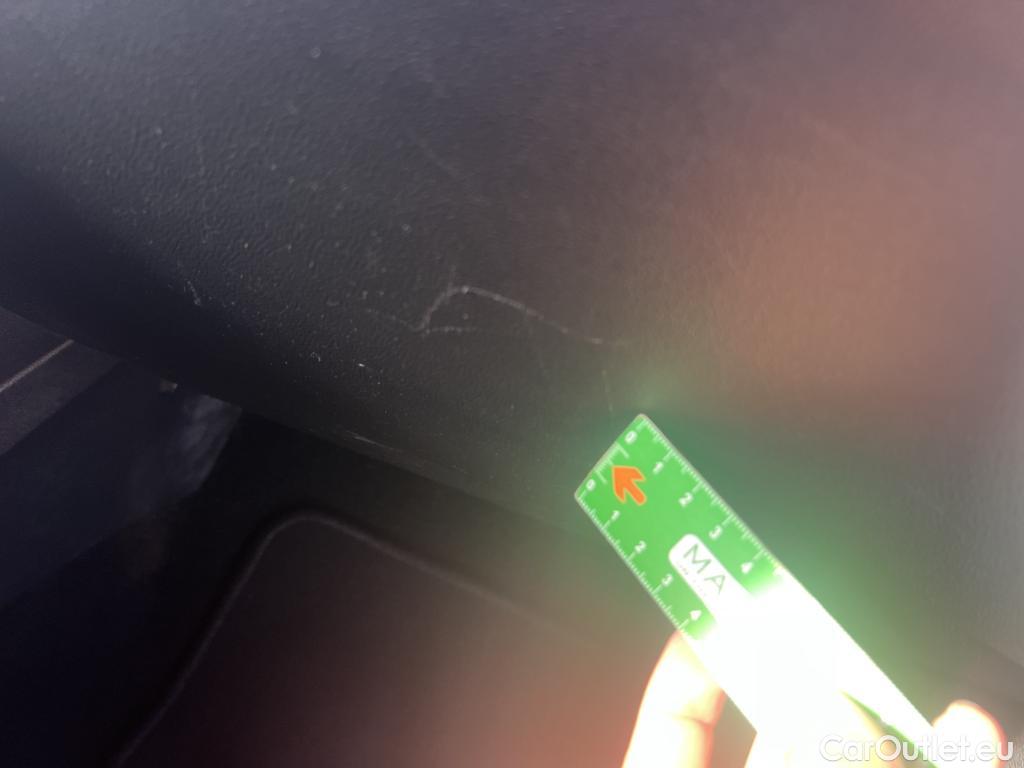  Volkswagen  T-ROC VOLKSWAGEN  / 2017 / 5P / todoterreno Advance R-Line 1.0 TSI 81kW (110CV) #24