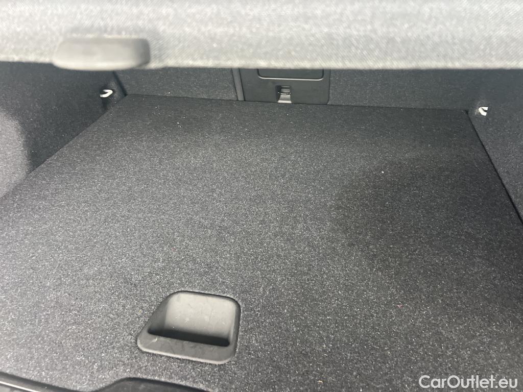  Volvo  XC 40 VOLVO XC40 / 2017 / 5P / todoterreno 1.5 T5 Twin Recharge Inscription Ex Auto #2