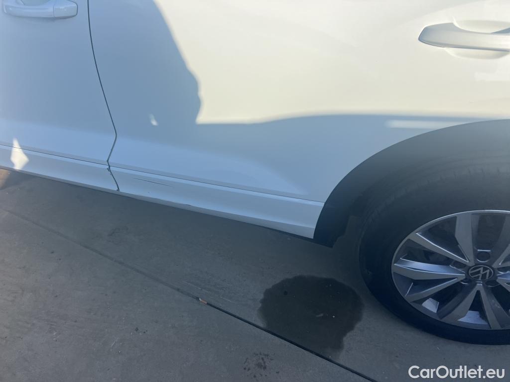  Volkswagen  T-ROC VOLKSWAGEN  / 2017 / 5P / todoterreno Advance R-Line 1.0 TSI 81kW (110CV) #21