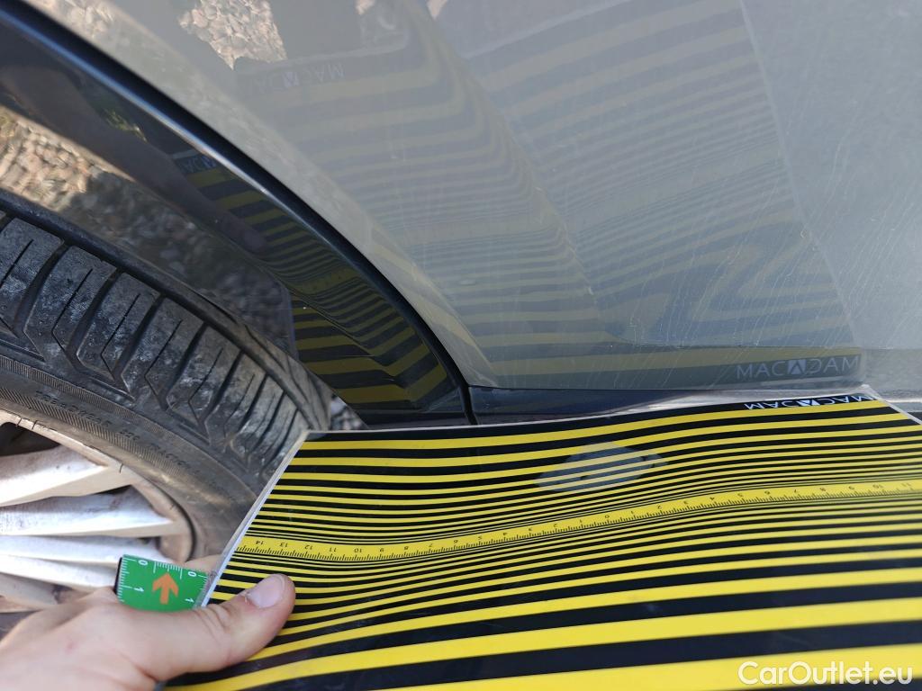  Audi  Q2 AUDI  / 2016 / 5P / todoterreno Design 30 TFSI 85kW (116CV) #29