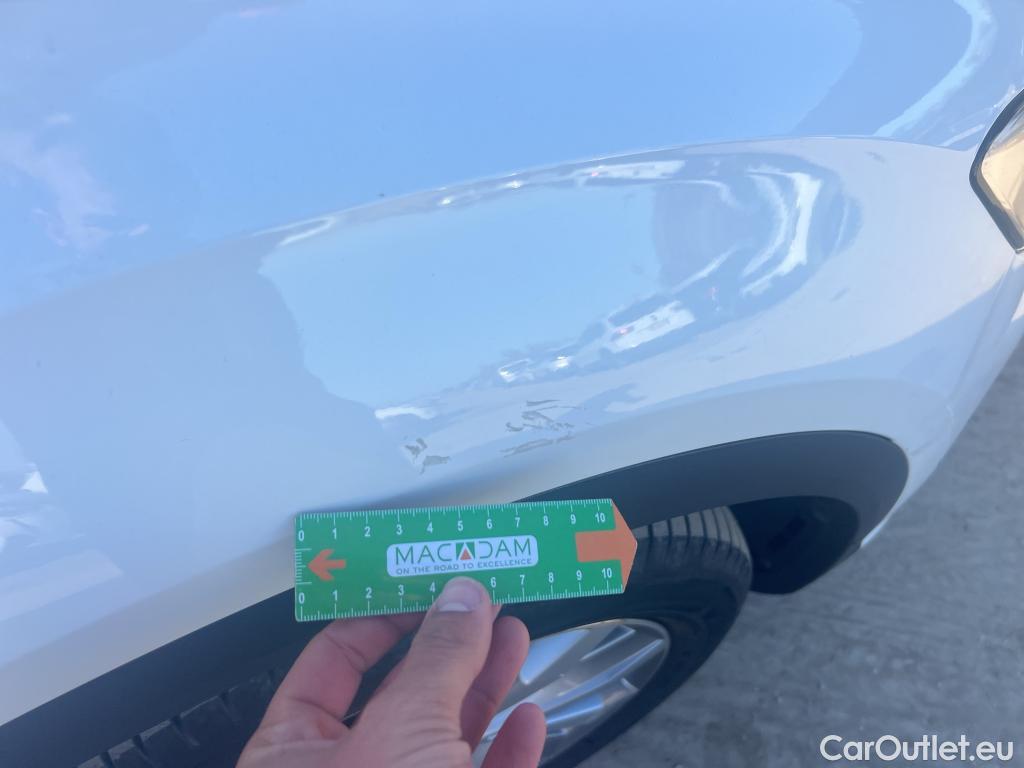  Volkswagen  T-ROC VOLKSWAGEN  / 2017 / 5P / todoterreno Advance R-Line 1.0 TSI 81kW (110CV) #36