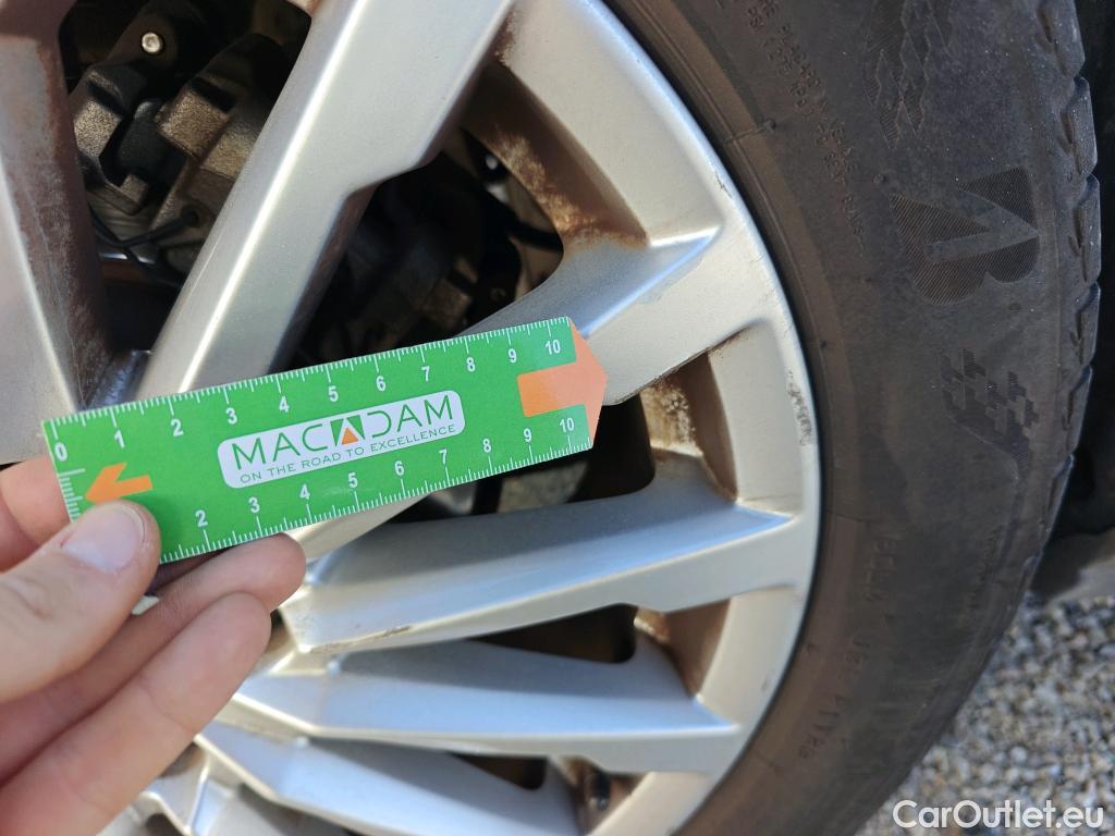  Audi  Q2 AUDI  / 2016 / 5P / todoterreno Design 30 TFSI 85kW (116CV) #6