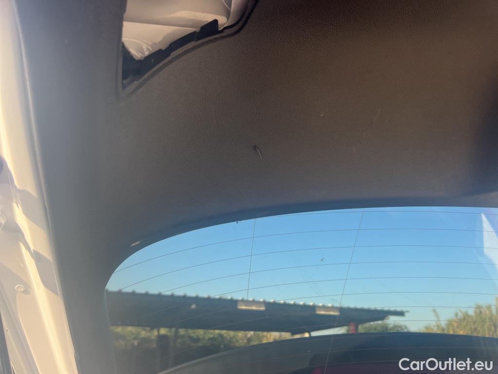  Volkswagen  T-ROC VOLKSWAGEN  / 2017 / 5P / todoterreno Advance R-Line 1.0 TSI 81kW (110CV) #29