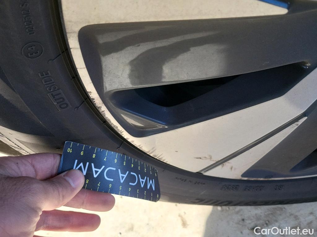  Volvo  XC 40 VOLVO XC40 / 2021 / 5P / todoterreno 1.5 T4 Recharge PHEV Core Auto #2