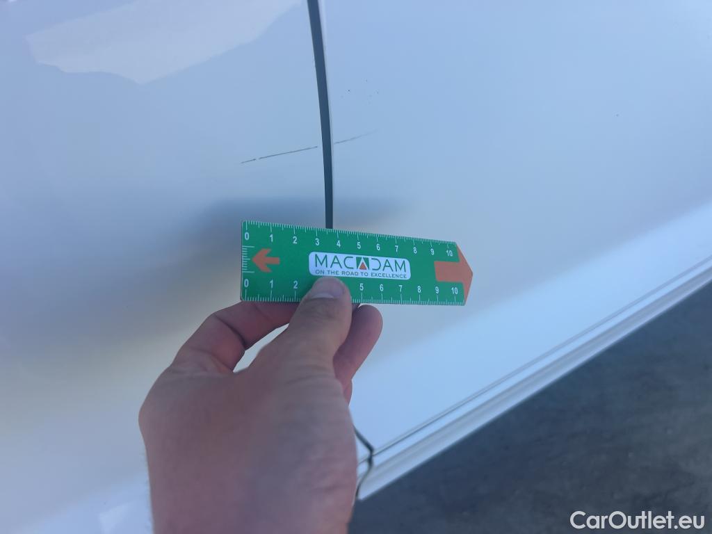  Volkswagen  T-ROC VOLKSWAGEN  / 2017 / 5P / todoterreno Advance R-Line 1.0 TSI 81kW (110CV) #14