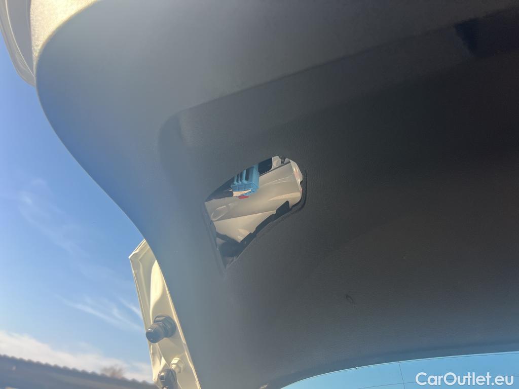  Volkswagen  T-ROC VOLKSWAGEN  / 2017 / 5P / todoterreno Advance R-Line 1.0 TSI 81kW (110CV) #27