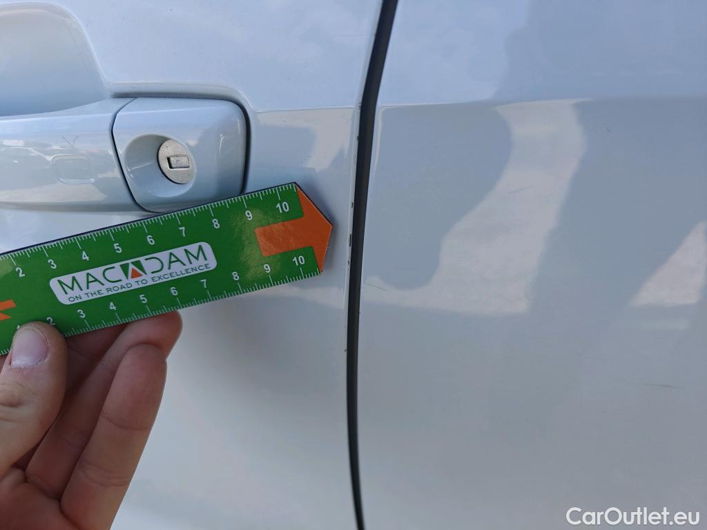  Audi  Q2 AUDI  / 2016 / 5P / todoterreno Design 30 TFSI 85kW (116CV) #18