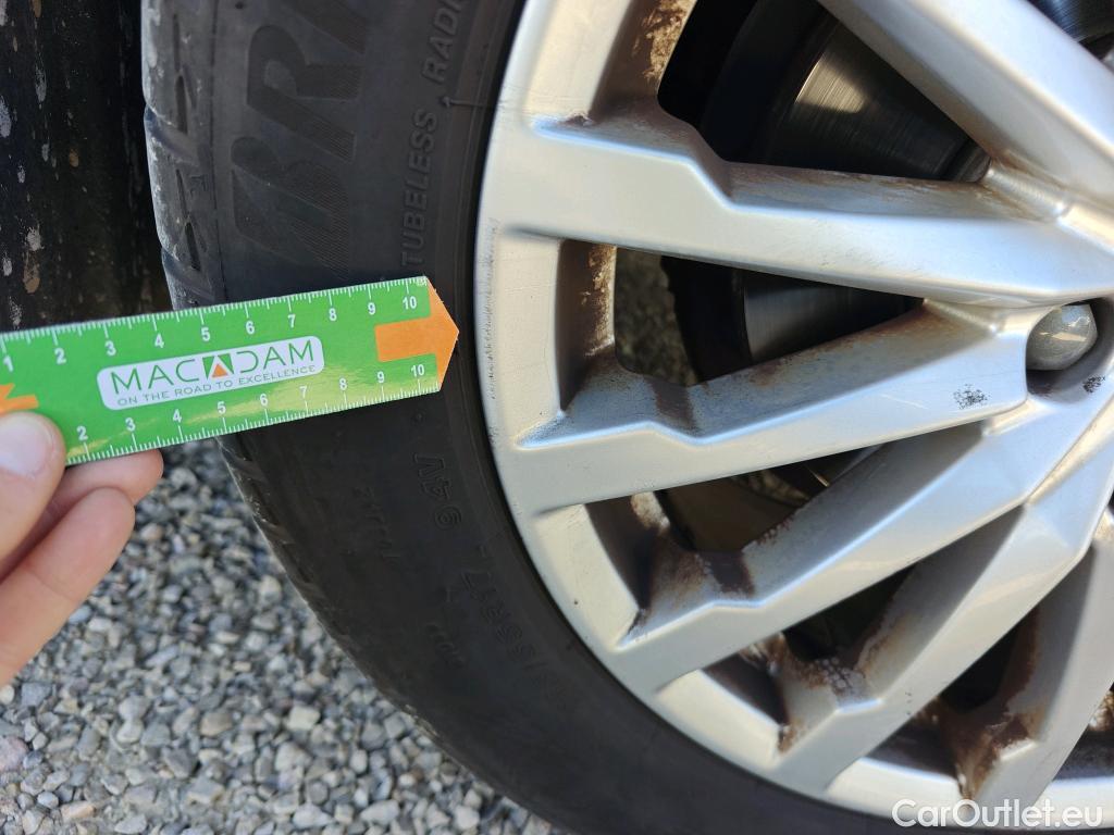  Audi  Q2 AUDI  / 2016 / 5P / todoterreno Design 30 TFSI 85kW (116CV) #9