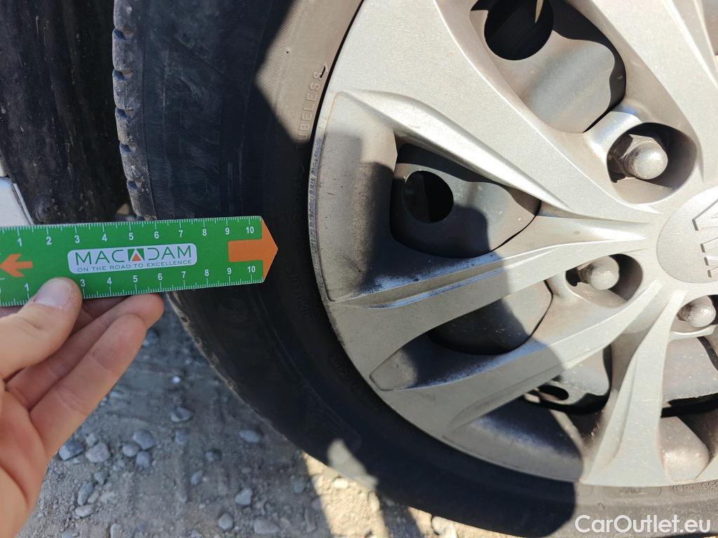  KIA  Cee'd KIA Ceed / 2018 / 5P / berlina con portón 1.0 T-GDi 88kW (120CV) Concept #39