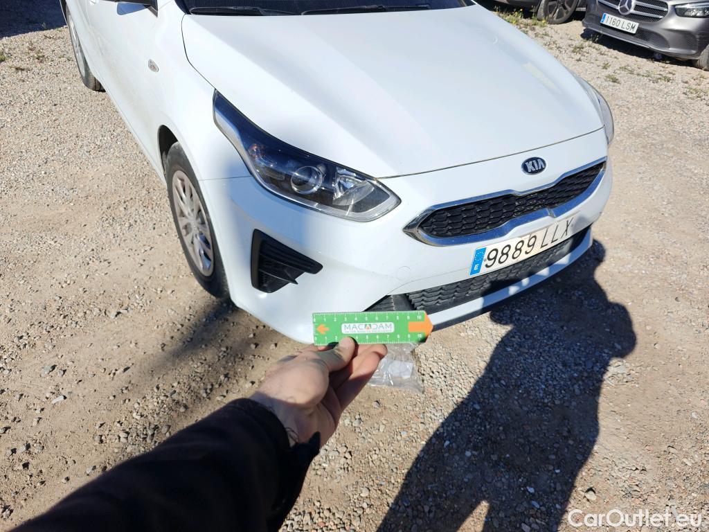  KIA  Cee'd KIA Ceed / 2018 / 5P / berlina con portón 1.0 T-GDi 88kW (120CV) Concept #32