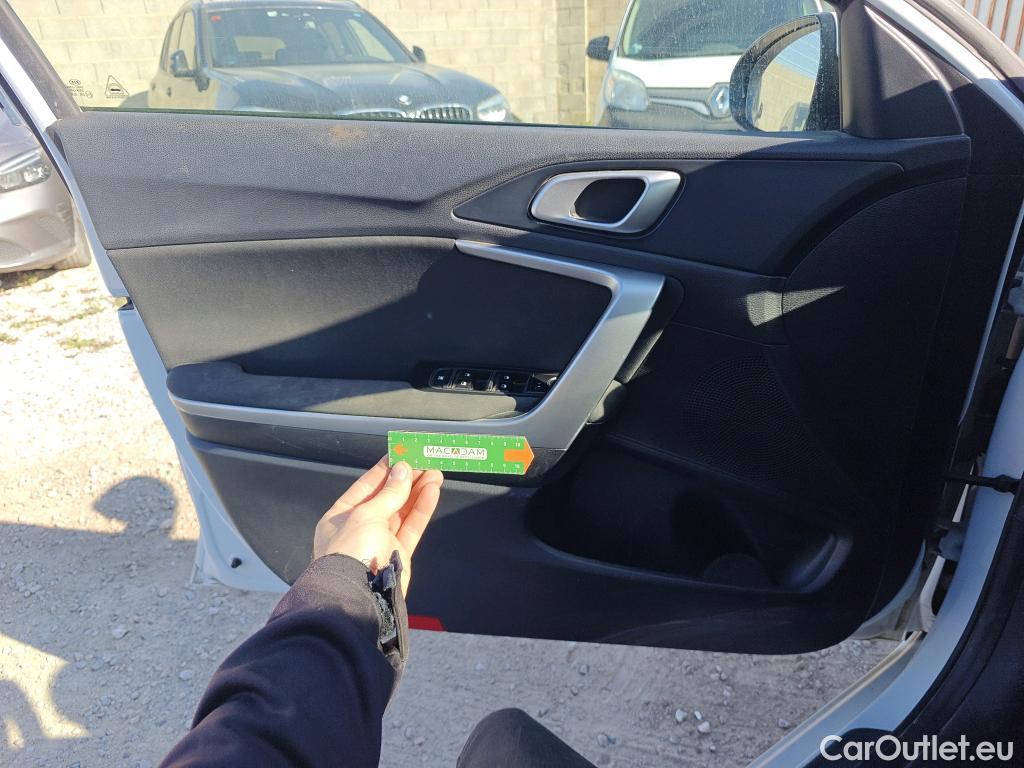  KIA  Cee'd KIA Ceed / 2018 / 5P / berlina con portón 1.0 T-GDi 88kW (120CV) Concept #22