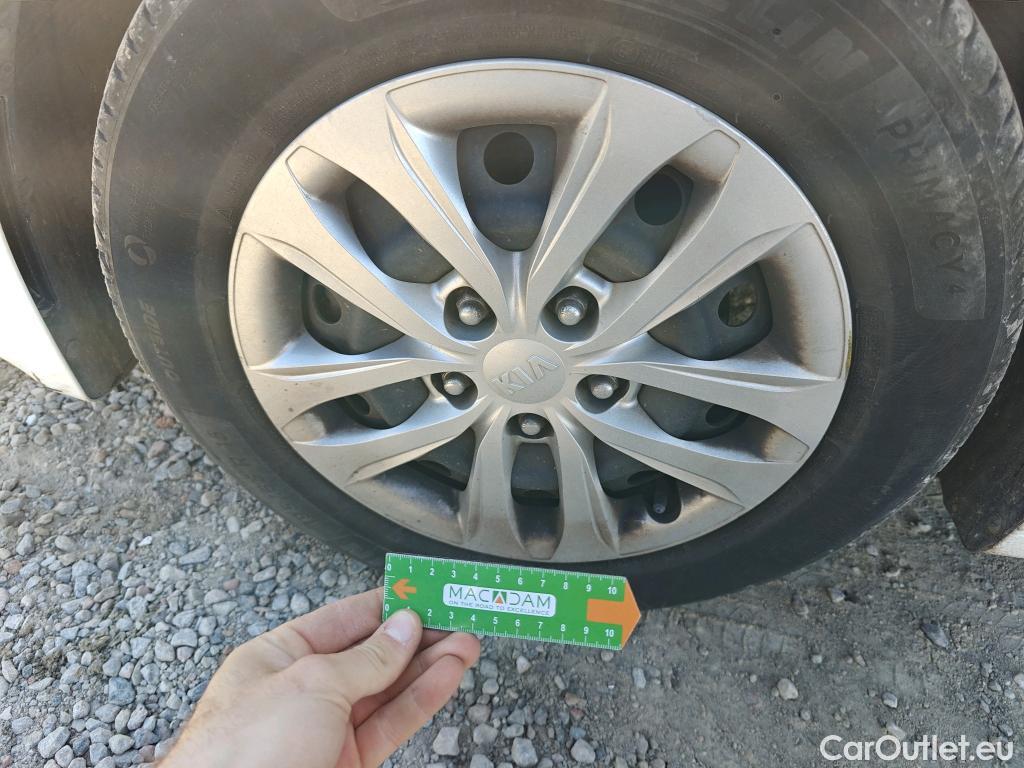  KIA  Cee'd KIA Ceed / 2018 / 5P / berlina con portón 1.0 T-GDi 88kW (120CV) Concept #50