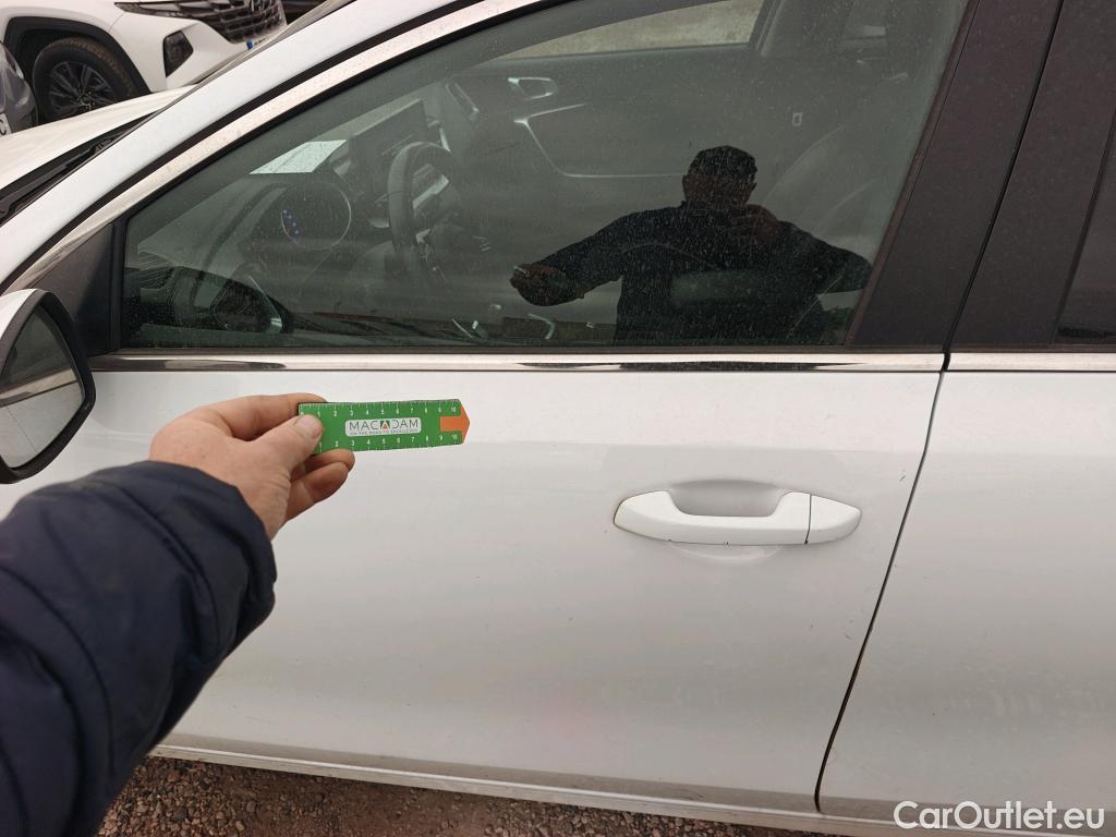  KIA  Cee'd KIA Ceed Tourer / 2021 / 5P / familiar Tourer 1.0 T-GDi 88kW (120CV) Tech #3