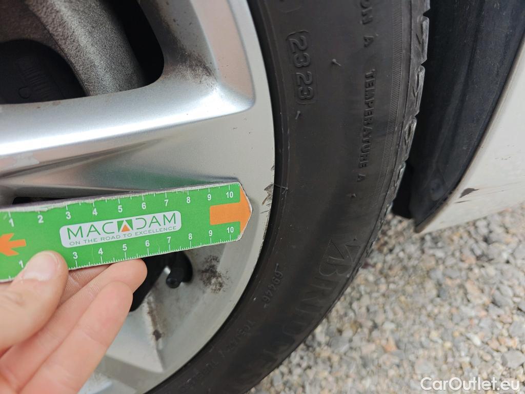  Opel  Corsa OPEL  1.2T XHL 74kW (100CV) Elegance #26