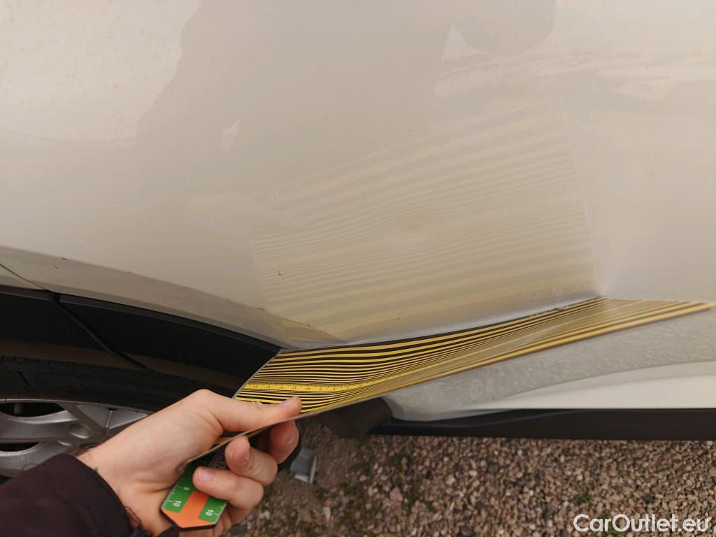  Nissan  Juke NISSAN  / 2019 / 5P / crossover DIG-T 84 kW (114 CV) DCT 7 V N-Connecta (AC) #3