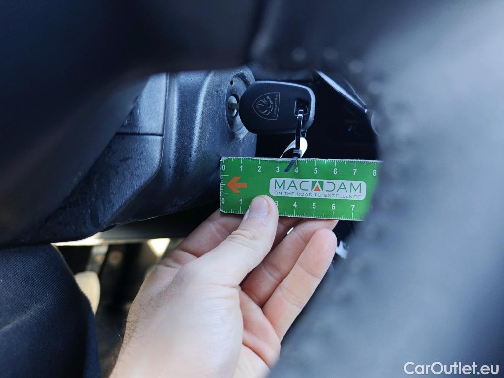  Peugeot  2008 PEUGEOT  / 2023 / 5P / todoterreno Style Gasolina 100 S&S 6 Vel. MAN(SP) #5