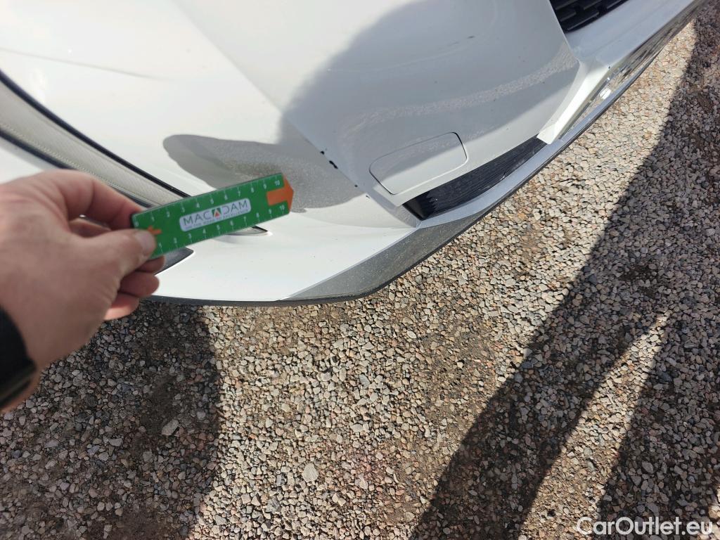  Peugeot  2008 PEUGEOT  / 2019 / 5P / todoterreno Allure BlueHDI 81kW (110CV) #25