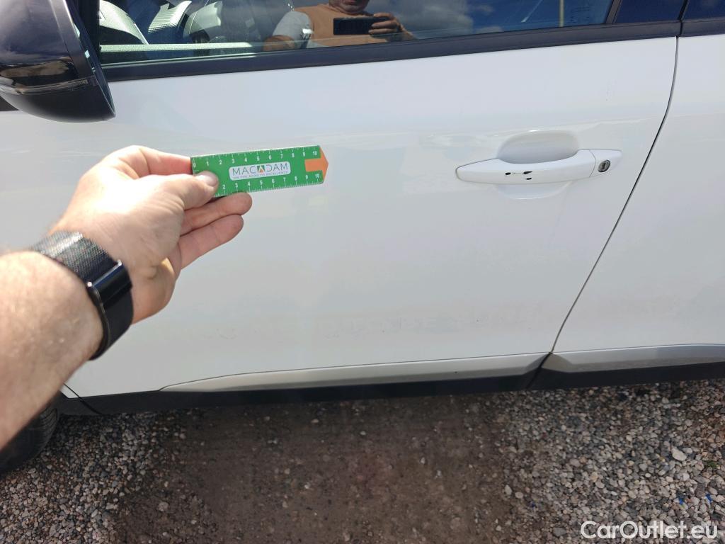  Peugeot  2008 PEUGEOT  / 2019 / 5P / todoterreno Allure BlueHDI 81kW (110CV) #12