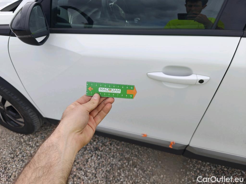  Peugeot  2008 PEUGEOT  / 2019 / 5P / todoterreno Allure BlueHDI 81kW (110CV) #22