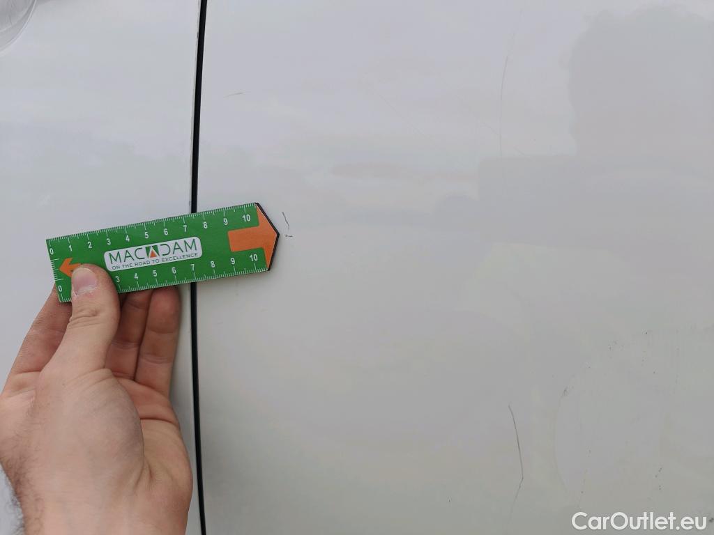  Peugeot  2008 PEUGEOT  / 2019 / 5P / todoterreno Allure BlueHDI 81kW (110CV) #35