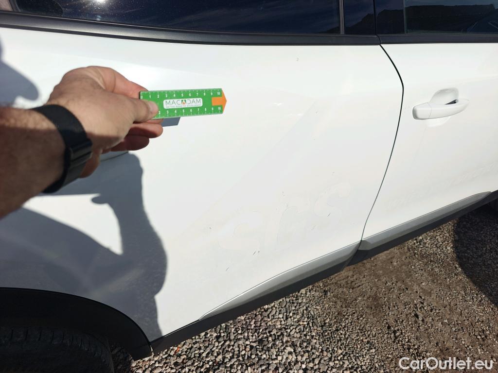  Peugeot  2008 PEUGEOT  / 2019 / 5P / todoterreno Allure BlueHDI 81kW (110CV) #18