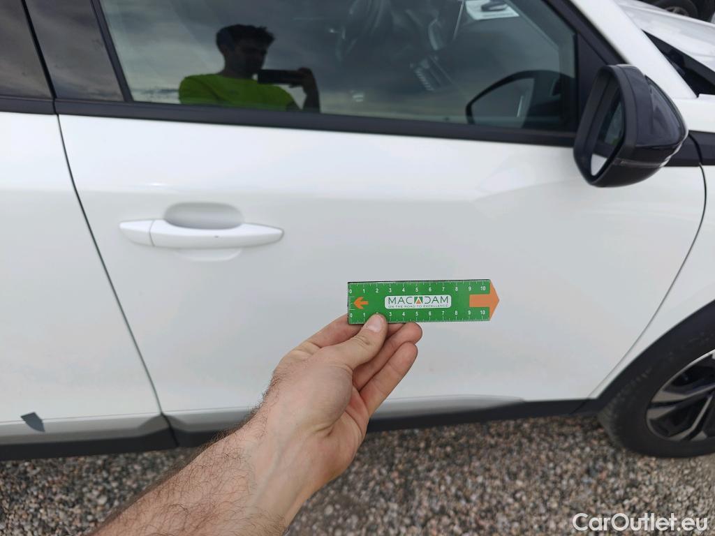  Peugeot  2008 PEUGEOT  / 2019 / 5P / todoterreno Allure BlueHDI 81kW (110CV) #45