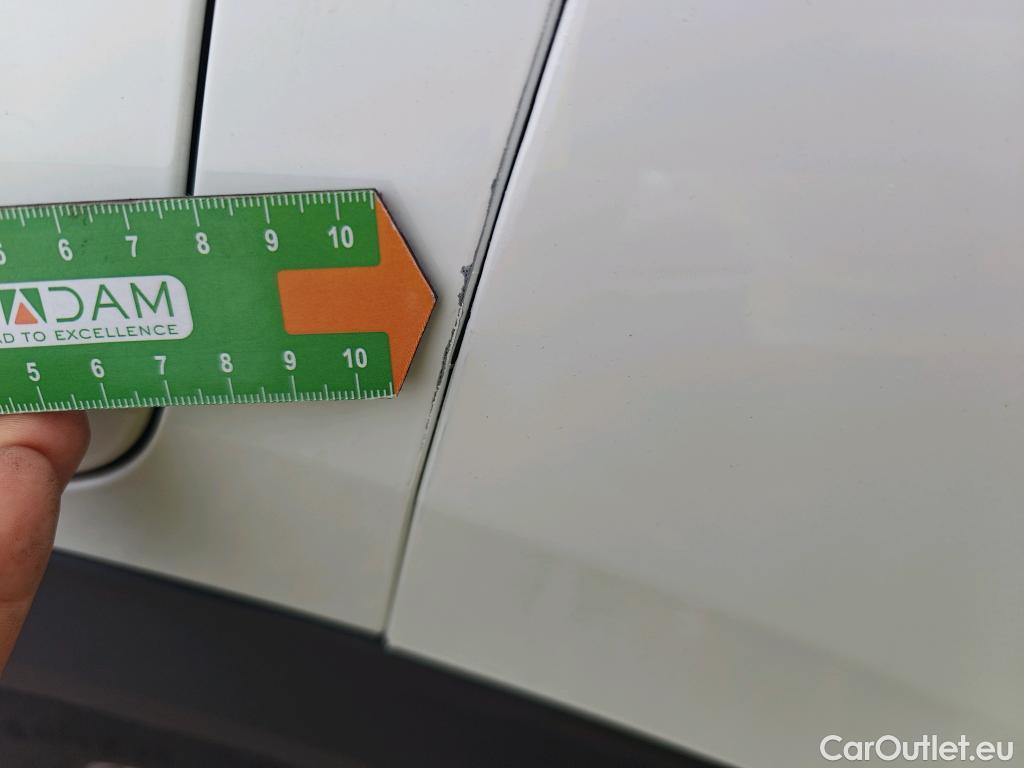  Peugeot  2008 PEUGEOT  / 2019 / 5P / todoterreno Allure BlueHDI 81kW (110CV) #10