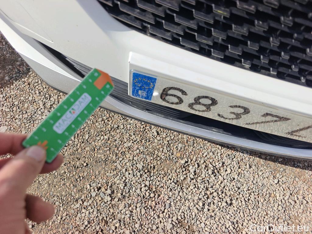  Peugeot  2008 PEUGEOT  / 2019 / 5P / todoterreno Allure BlueHDI 81kW (110CV) #28