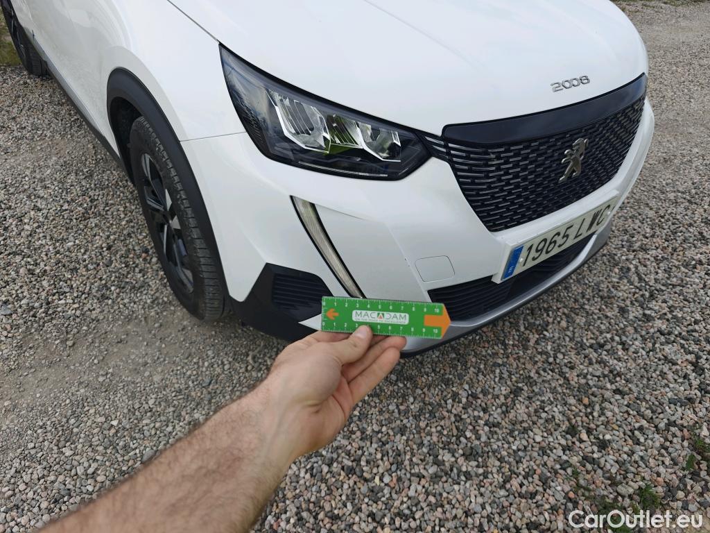  Peugeot  2008 PEUGEOT  / 2019 / 5P / todoterreno Allure BlueHDI 81kW (110CV) #41