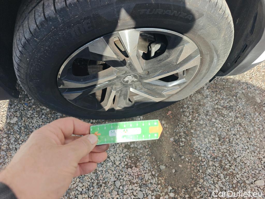  Peugeot  2008 PEUGEOT  / 2019 / 5P / todoterreno Allure BlueHDI 81kW (110CV) #5