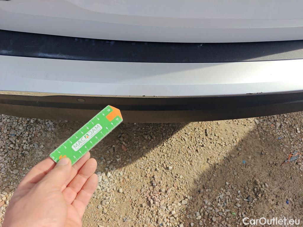  Peugeot  2008 PEUGEOT  / 2019 / 5P / todoterreno Allure BlueHDI 81kW (110CV) #31