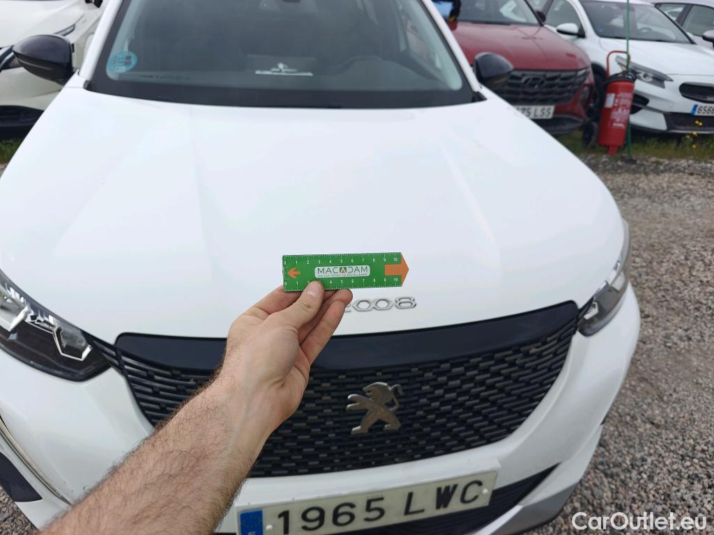  Peugeot  2008 PEUGEOT  / 2019 / 5P / todoterreno Allure BlueHDI 81kW (110CV) #39