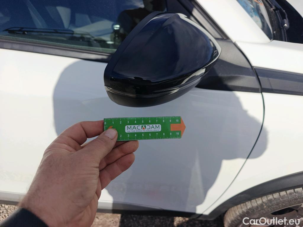  Peugeot  2008 PEUGEOT  / 2019 / 5P / todoterreno Allure BlueHDI 81kW (110CV) #33