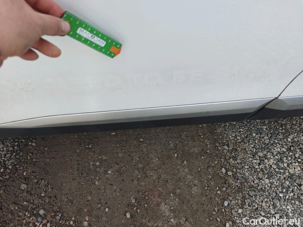  Peugeot  2008 PEUGEOT  / 2019 / 5P / todoterreno Allure BlueHDI 81kW (110CV) #13