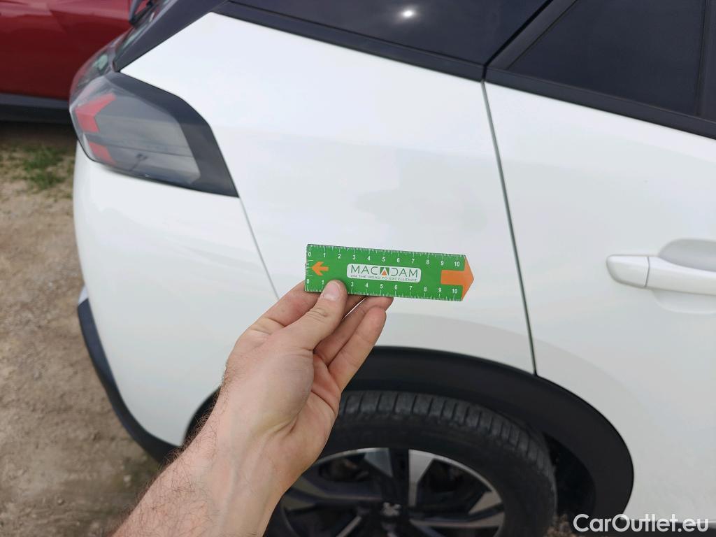  Peugeot  2008 PEUGEOT  / 2019 / 5P / todoterreno Allure BlueHDI 81kW (110CV) #37