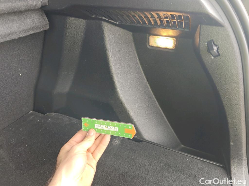  Peugeot  2008 PEUGEOT  / 2019 / 5P / todoterreno Allure BlueHDI 81kW (110CV) #3