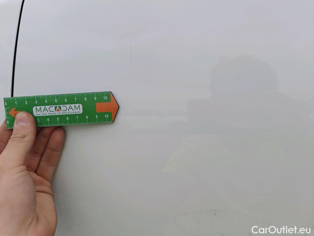  Peugeot  2008 PEUGEOT  / 2019 / 5P / todoterreno Allure BlueHDI 81kW (110CV) #36