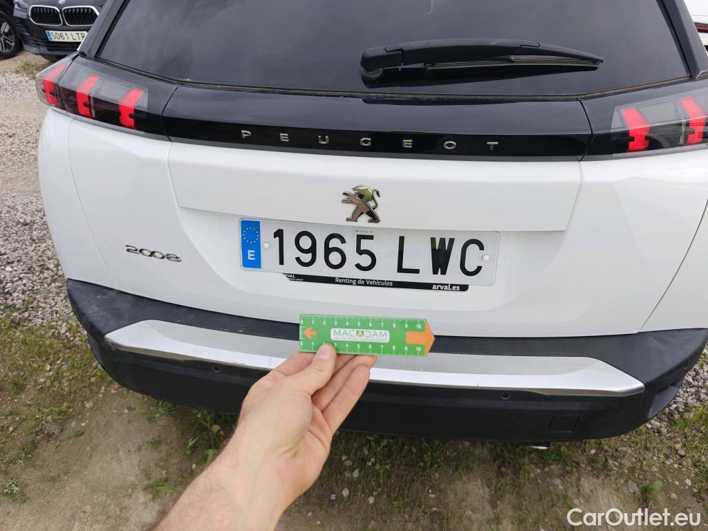  Peugeot  2008 PEUGEOT  / 2019 / 5P / todoterreno Allure BlueHDI 81kW (110CV) #31