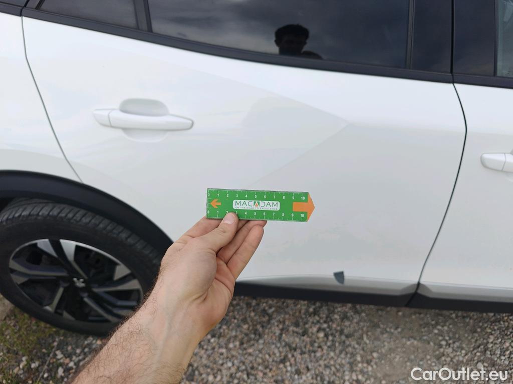  Peugeot  2008 PEUGEOT  / 2019 / 5P / todoterreno Allure BlueHDI 81kW (110CV) #49