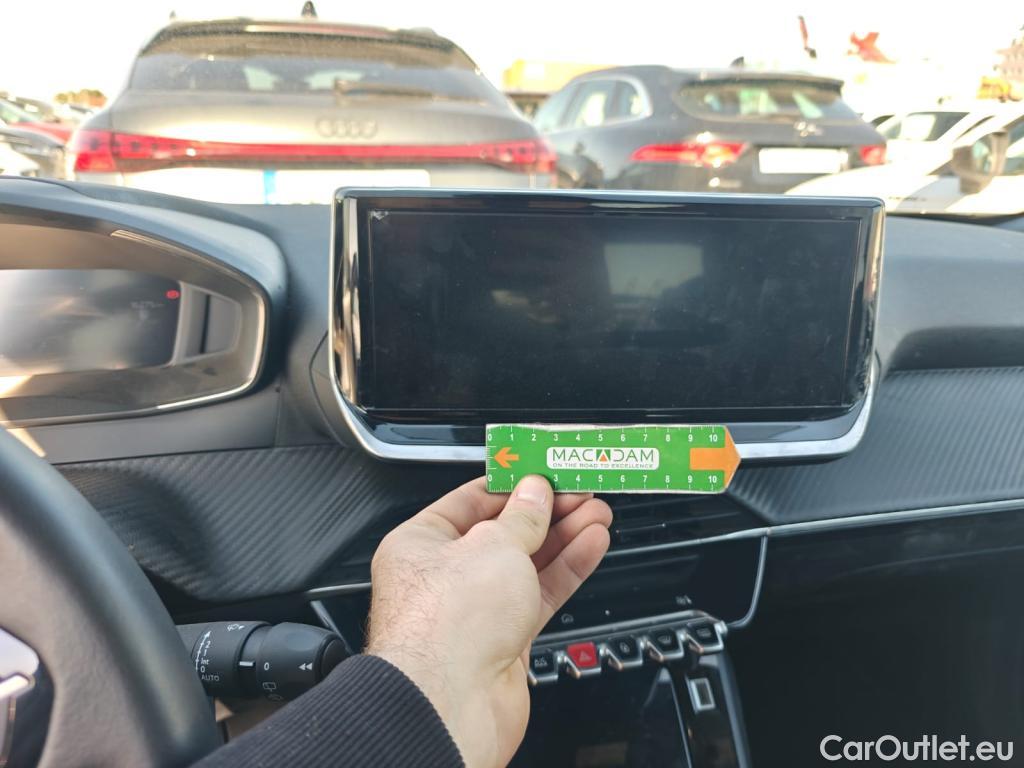  Peugeot  2008 PEUGEOT  / 2023 / 5P / todoterreno Style Gasolina 100 S&S 6 Vel. MAN(SP) #3