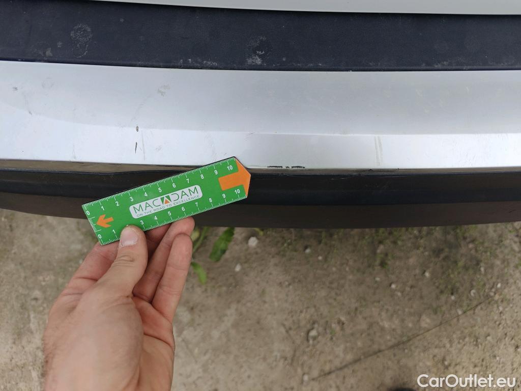  Peugeot  2008 PEUGEOT  / 2019 / 5P / todoterreno Allure BlueHDI 81kW (110CV) #18