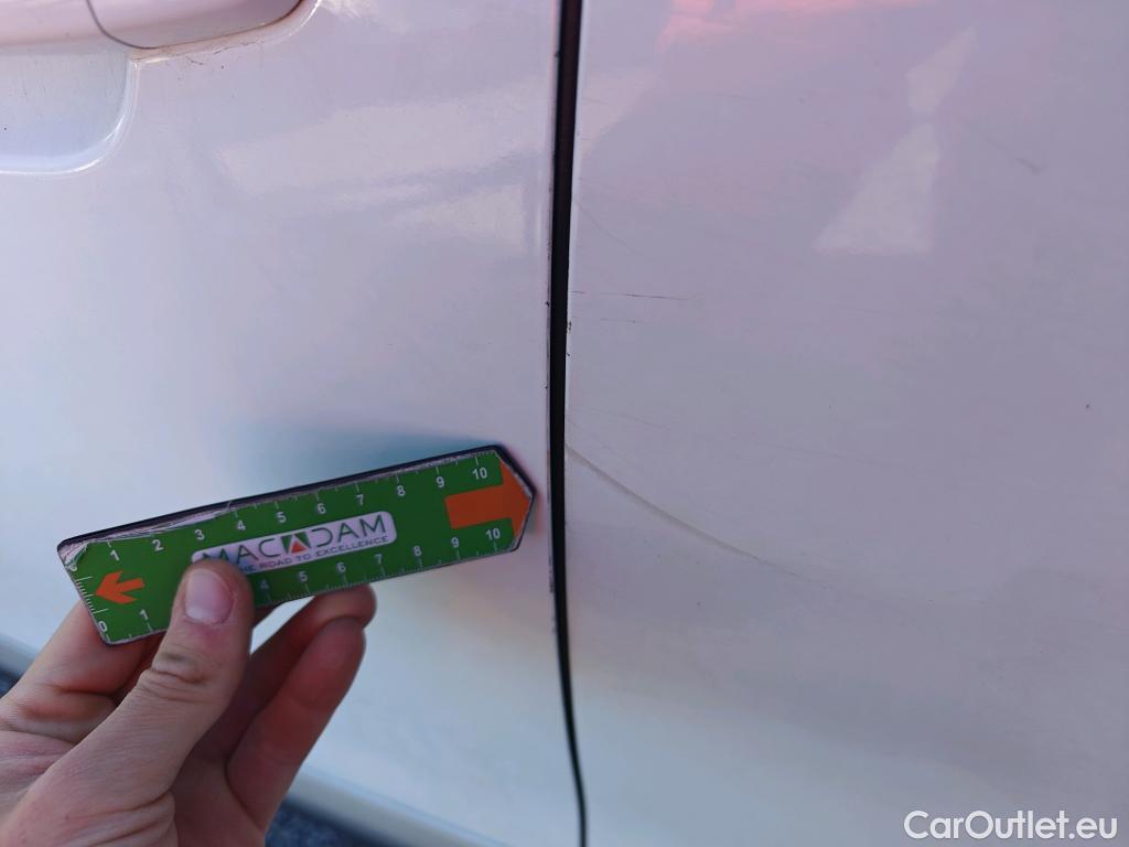  Peugeot  2008  Allure 1.5 HDi 110CV MT6 E6d #10